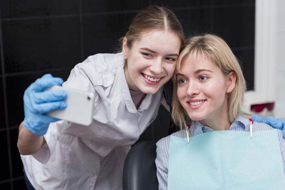 a comunicação é crucial para promover a confiança e maximizar a imagem da sua clínica ou consultório odontológico.